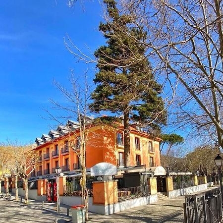 Hospedium Hotel Los Lanceros San Lorenzo de El Escorial Kültér fotó