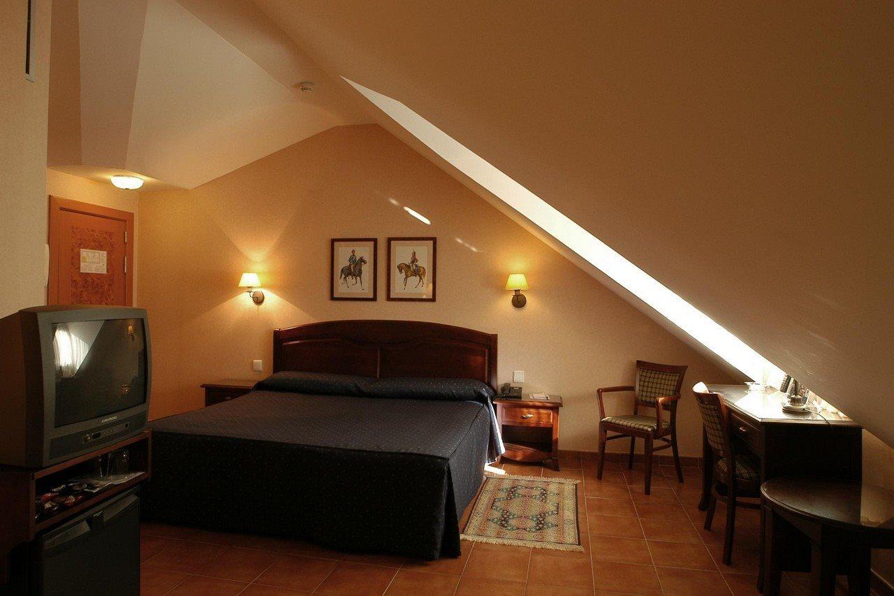 Hospedium Hotel Los Lanceros San Lorenzo de El Escorial Kültér fotó