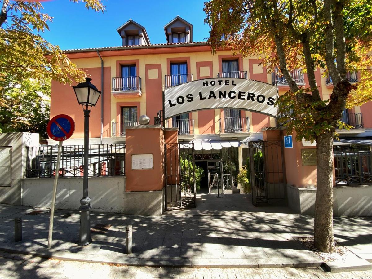 Hospedium Hotel Los Lanceros San Lorenzo de El Escorial Kültér fotó