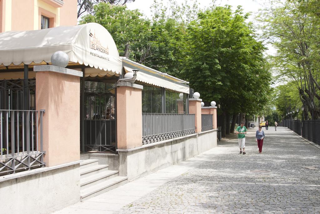 Hospedium Hotel Los Lanceros San Lorenzo de El Escorial Kültér fotó