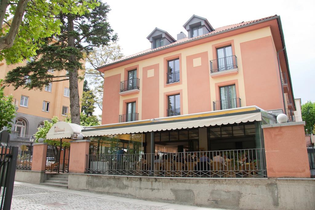 Hospedium Hotel Los Lanceros San Lorenzo de El Escorial Kültér fotó